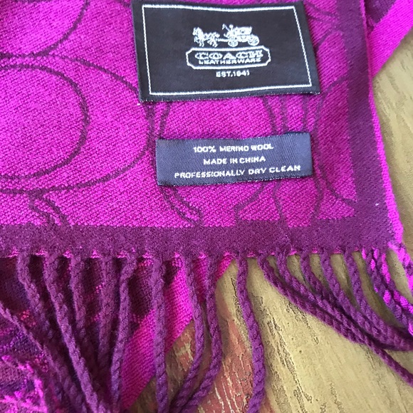 Authentic Coach Merino wool scarf! - Picture 3 of 3